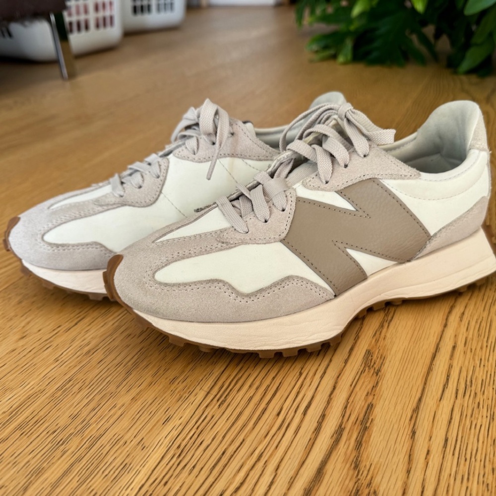 New Balance 327 Driftwood